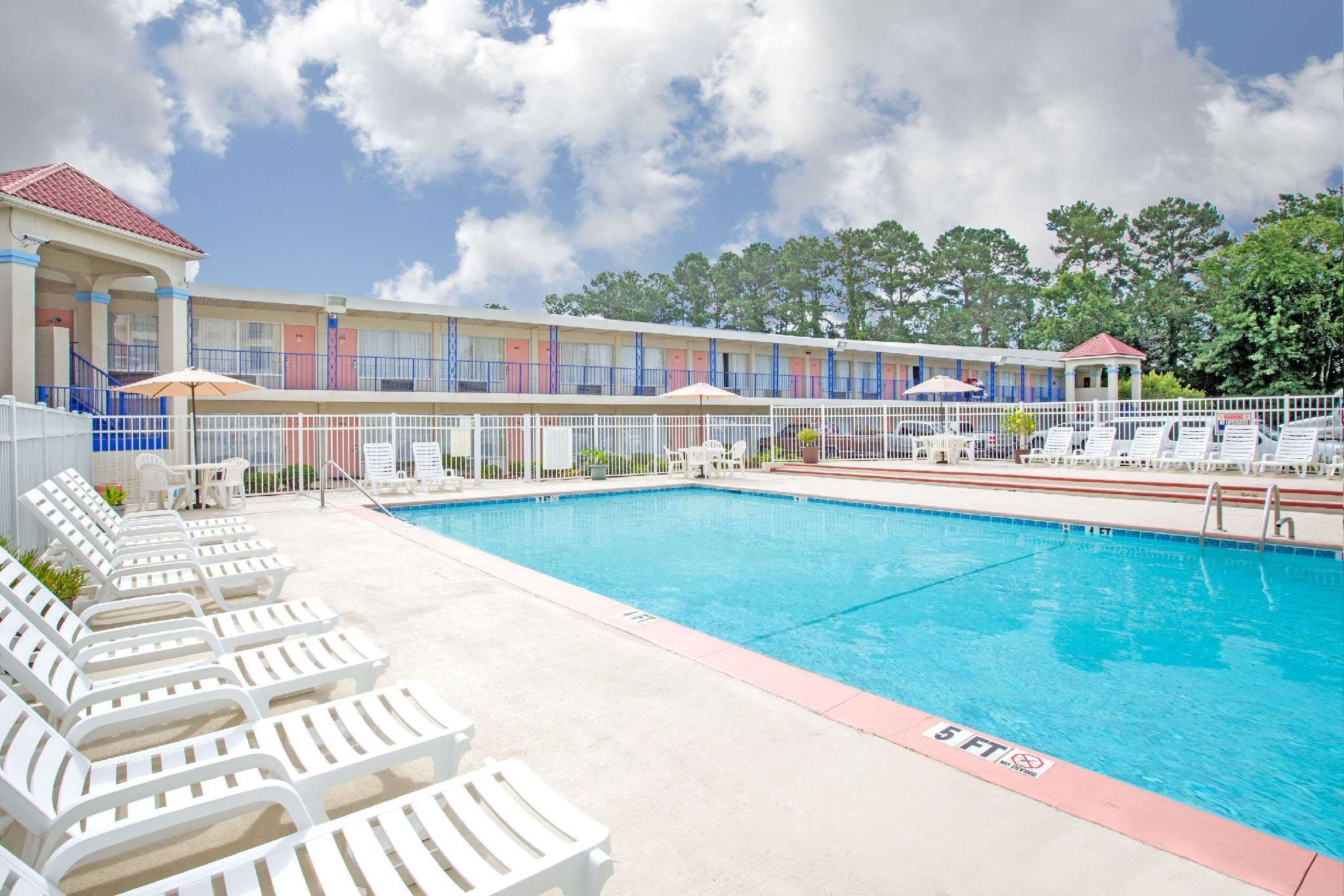 Days Inn By Wyndham Wilmington / University Exterior foto